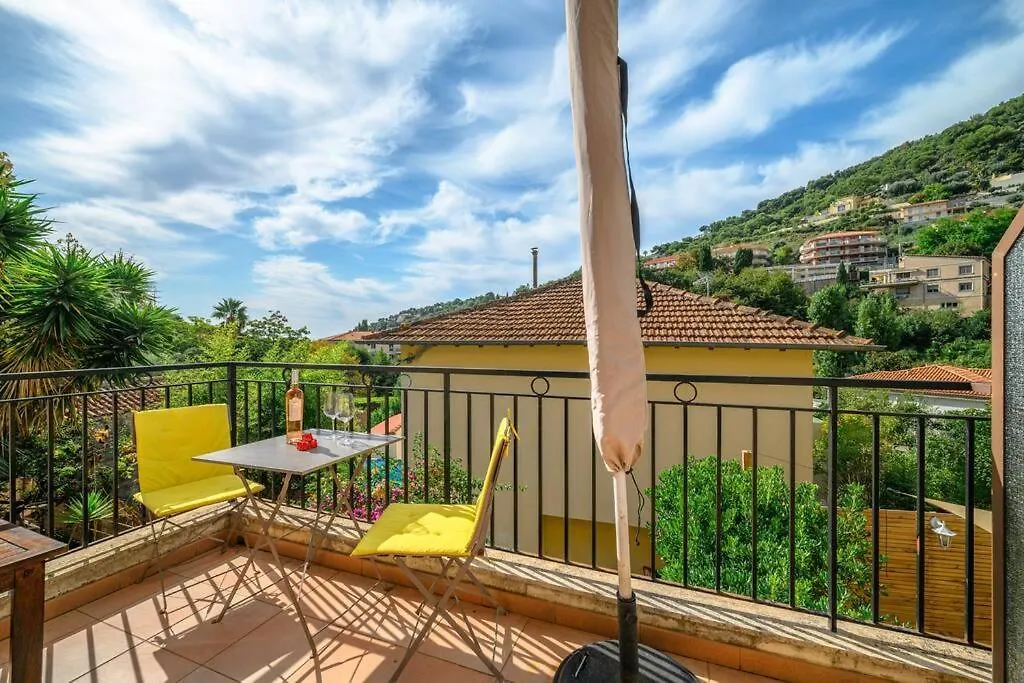公寓 La Villa Julia - Calme - Spacieux - Parking Prive - Climatisation 芒通