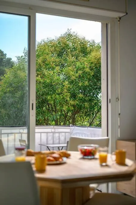 La Villa Julia - Calme - Spacieux - Parking Prive - Climatisation 芒通