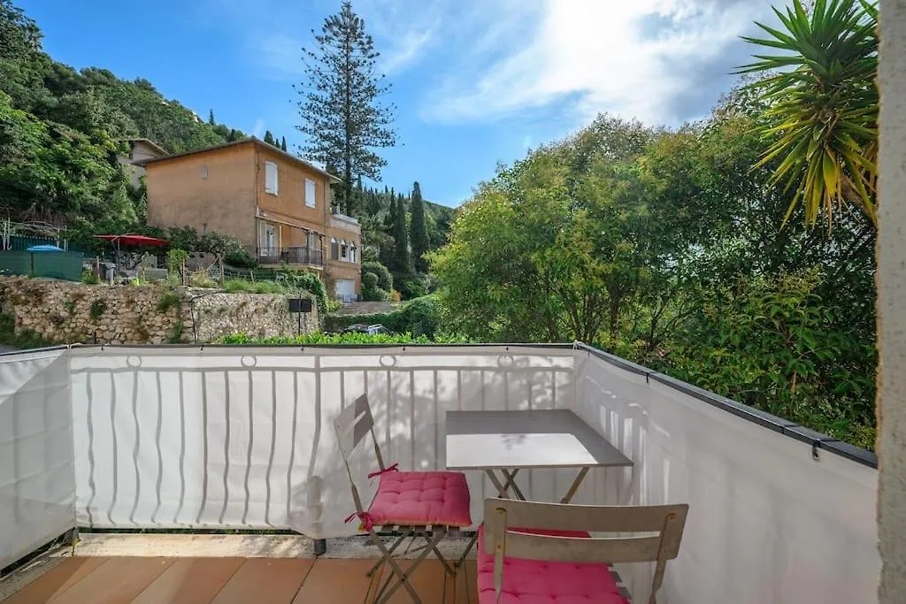 La Villa Julia - Calme - Spacieux - Parking Prive - Climatisation 芒通